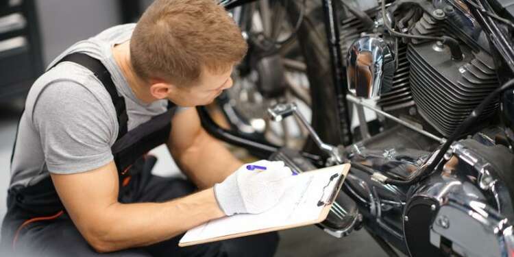 HOW TO KNOW THAT YOUR BIKE NEEDS SERVICE?