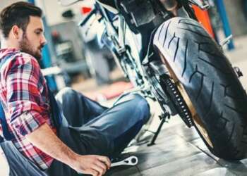 Top 10 signs your bike needs a service: Expert advice from ApnaMechanic