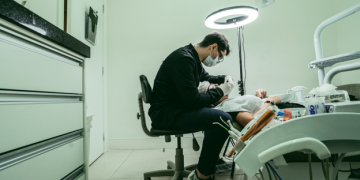Emergency Dentist Fort Worth: Which Symptoms Cannot Wait?