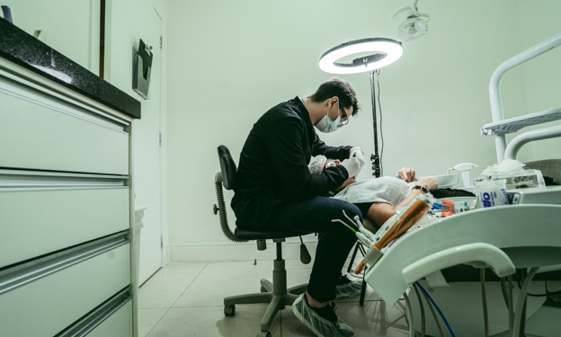 Emergency Dentist Fort Worth: Which Symptoms Cannot Wait?